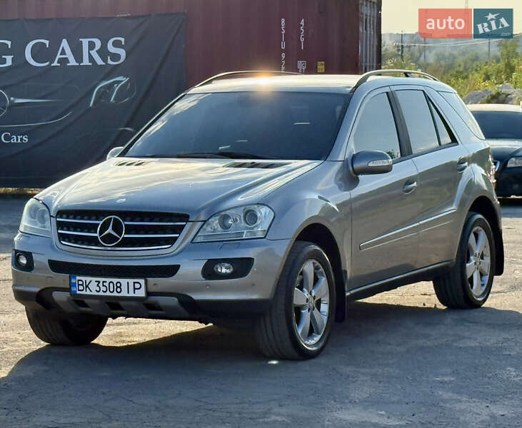 Внедорожник / Кроссовер Mercedes-Benz M-Class 2005 в 