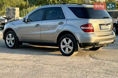 Внедорожник / Кроссовер Mercedes-Benz M-Class 2005 в 