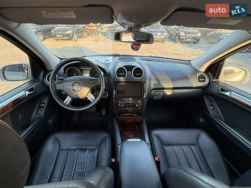 Внедорожник / Кроссовер Mercedes-Benz M-Class 2005 в Ровно