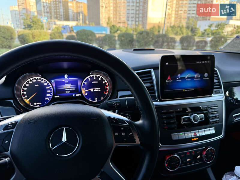 Внедорожник / Кроссовер Mercedes-Benz M-Class 2014 в Киеве