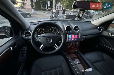 Позашляховик / Кросовер Mercedes-Benz M-Class 2006 в 