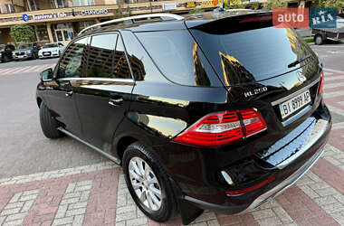 Позашляховик / Кросовер Mercedes-Benz M-Class 2013 в 