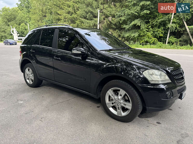 Внедорожник / Кроссовер Mercedes-Benz M-Class 2005 в Хмельнике