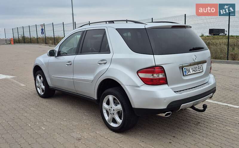 Внедорожник / Кроссовер Mercedes-Benz M-Class 2006 в Дубно