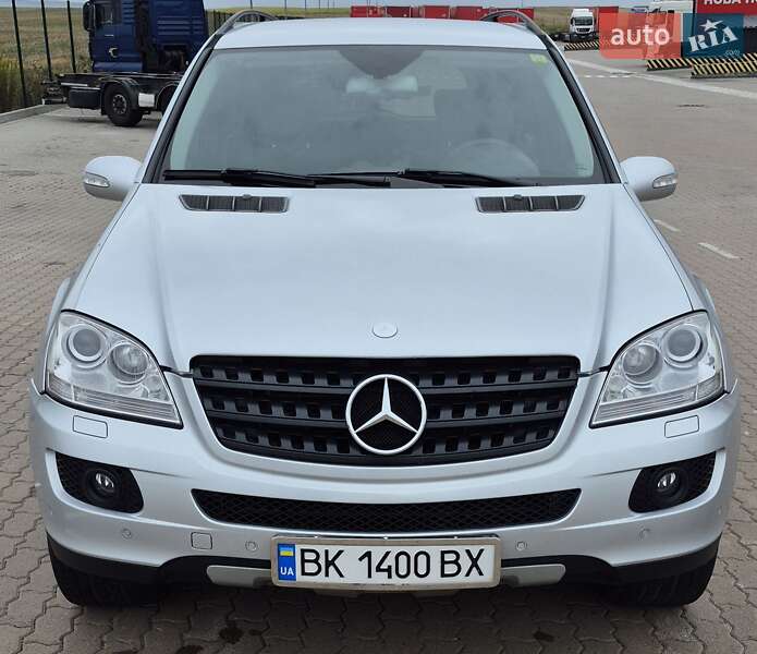 Внедорожник / Кроссовер Mercedes-Benz M-Class 2006 в Дубно