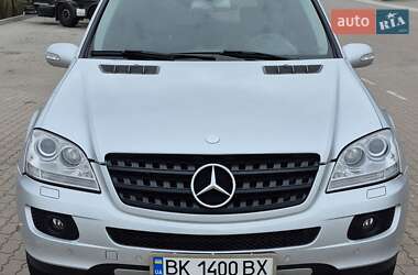 Внедорожник / Кроссовер Mercedes-Benz M-Class 2006 в 