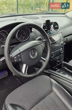 Внедорожник / Кроссовер Mercedes-Benz M-Class 2006 в 