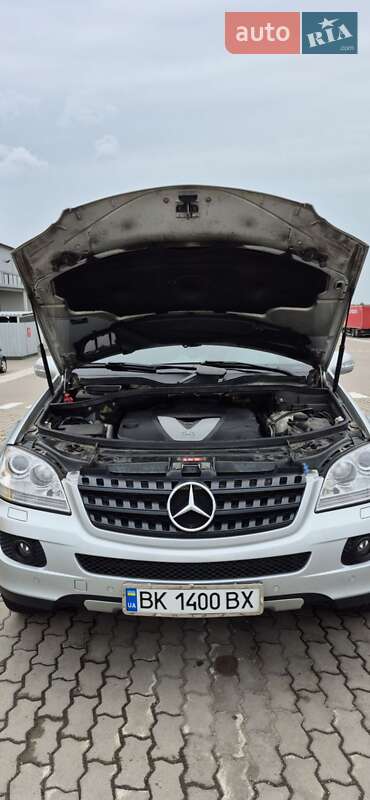 Внедорожник / Кроссовер Mercedes-Benz M-Class 2006 в Дубно