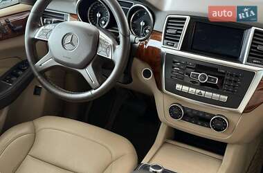 Позашляховик / Кросовер Mercedes-Benz M-Class 2013 в 