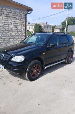 Внедорожник / Кроссовер Mercedes-Benz M-Class 2000 в 