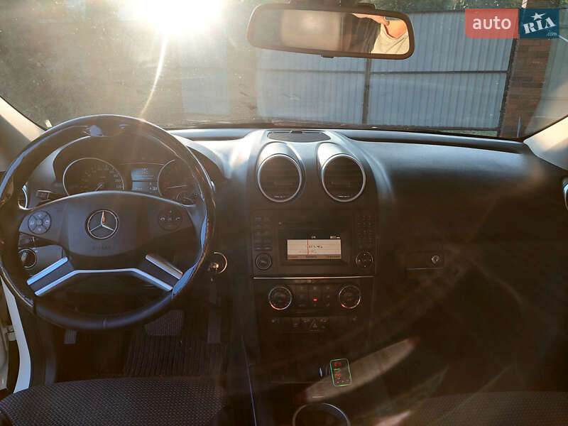 Внедорожник / Кроссовер Mercedes-Benz M-Class 2010 в Киеве