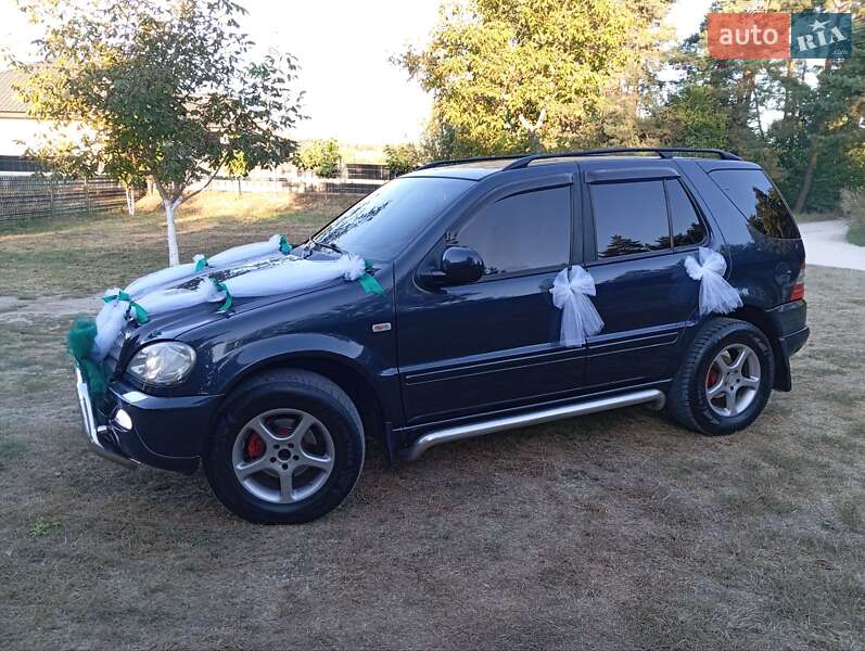 Позашляховик / Кросовер Mercedes-Benz M-Class 2001 в Стрию