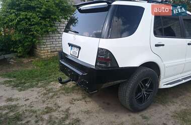 Позашляховик / Кросовер Mercedes-Benz M-Class 2002 в 