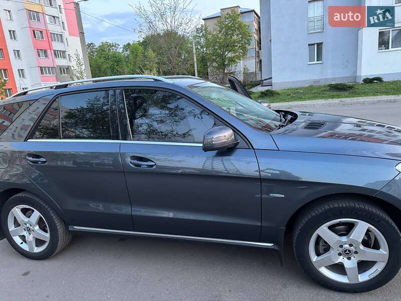 Внедорожник / Кроссовер Mercedes-Benz M-Class 2012 в Харькове