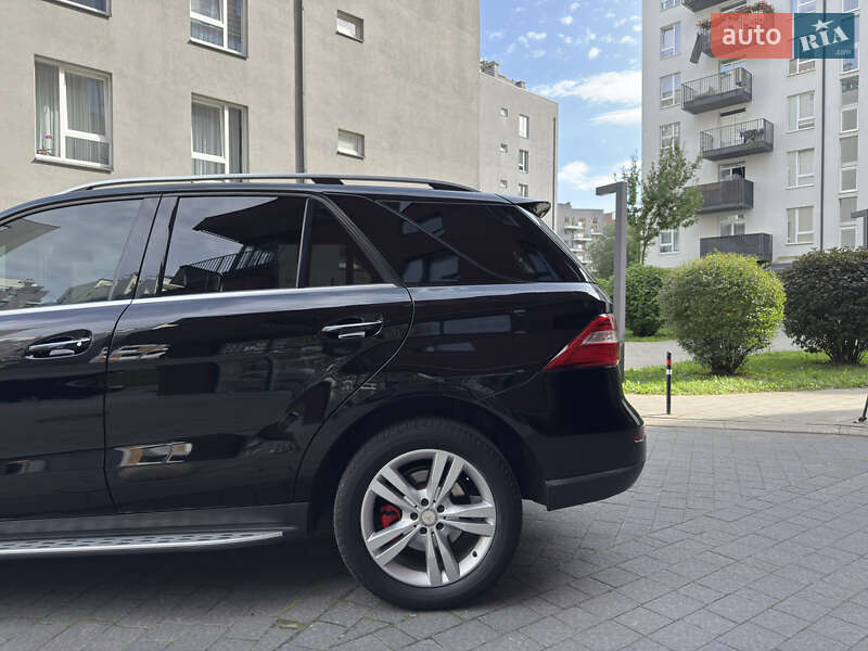 Позашляховик / Кросовер Mercedes-Benz M-Class 2014 в Львові фото 8 Позашляховик / Кросовер Mercedes-Benz M-Class 2014 в Львові