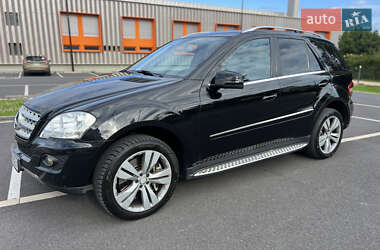 Позашляховик / Кросовер Mercedes-Benz M-Class 2010 в 