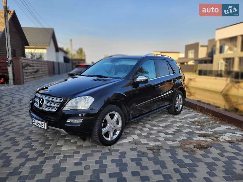 Позашляховик / Кросовер Mercedes-Benz M-Class 2010 в Черкасах