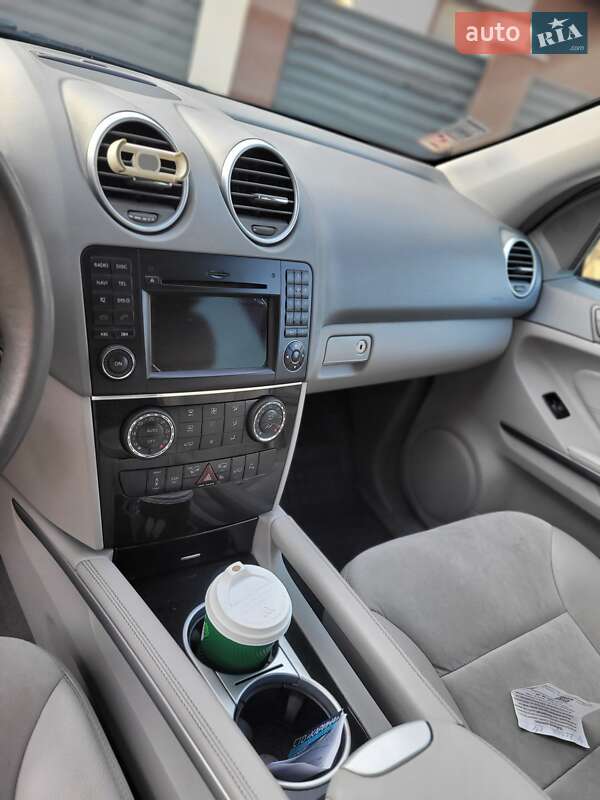 Позашляховик / Кросовер Mercedes-Benz M-Class 2010 в Черкасах