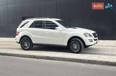 Mercedes-Benz M-Class 2011