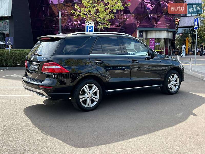 Внедорожник / Кроссовер Mercedes-Benz M-Class 2014 в Киеве
