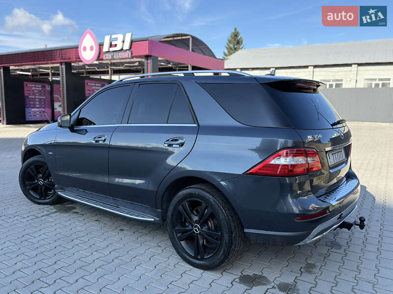 Позашляховик / Кросовер Mercedes-Benz M-Class 2012 в Львові