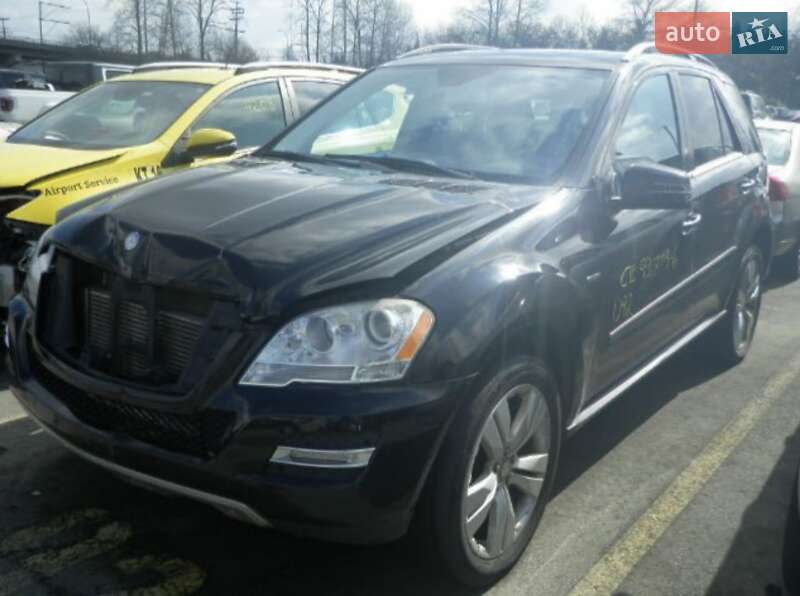 Позашляховик / Кросовер Mercedes-Benz M-Class 2010 в Первомайську