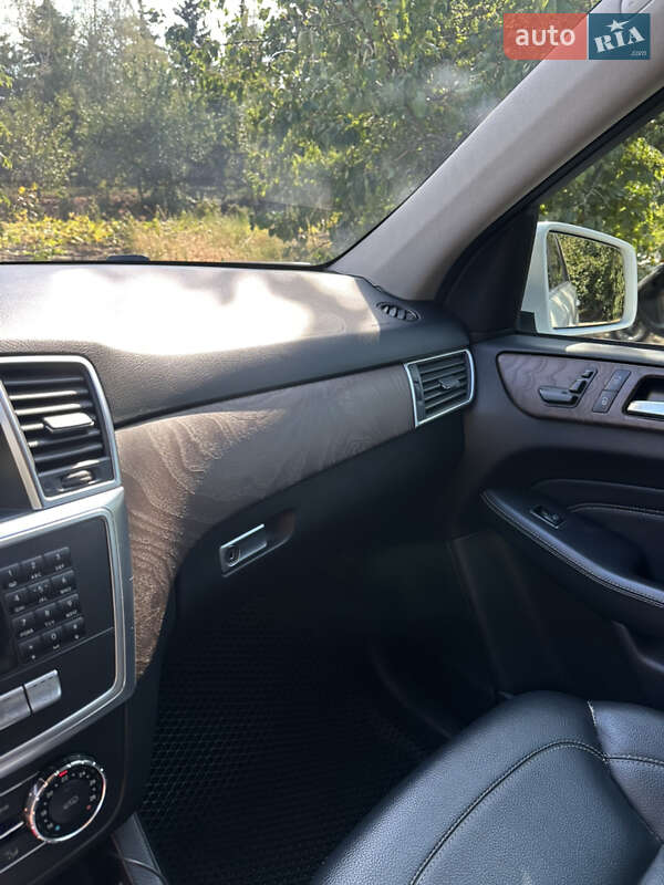 Внедорожник / Кроссовер Mercedes-Benz M-Class 2012 в Змиеве фото 10 Внедорожник / Кроссовер Mercedes-Benz M-Class 2012 в Змиеве