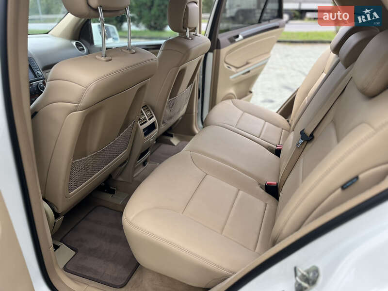 Внедорожник / Кроссовер Mercedes-Benz M-Class 2011 в Дубно
