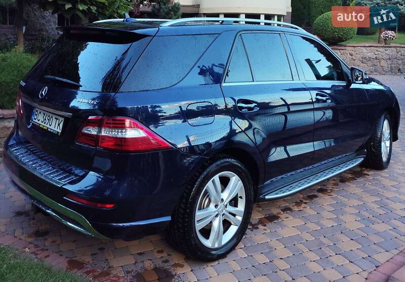 Внедорожник / Кроссовер Mercedes-Benz M-Class 2013 в Киеве