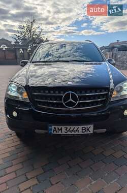 Внедорожник / Кроссовер Mercedes-Benz M-Class 2006 в 