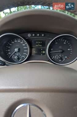 Внедорожник / Кроссовер Mercedes-Benz M-Class 2006 в 