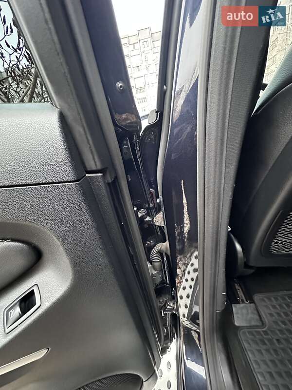 Позашляховик / Кросовер Mercedes-Benz M-Class 2010 в Кривому Розі