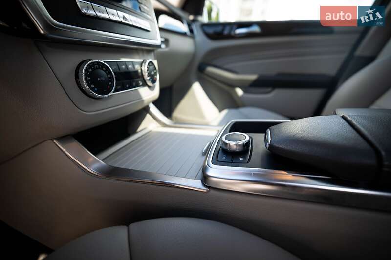 Позашляховик / Кросовер Mercedes-Benz M-Class 2015 в Києві