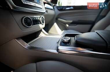 Позашляховик / Кросовер Mercedes-Benz M-Class 2015 в 