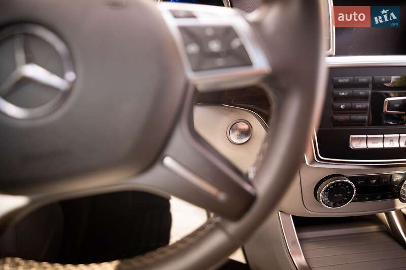 Позашляховик / Кросовер Mercedes-Benz M-Class 2015 в Києві