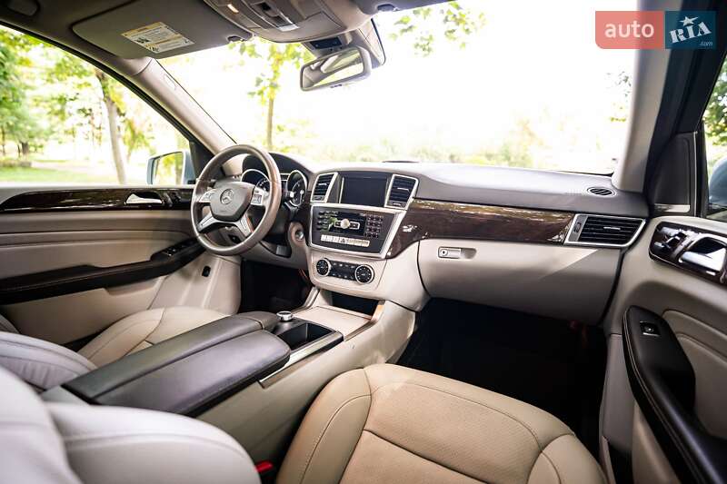 Позашляховик / Кросовер Mercedes-Benz M-Class 2015 в Києві
