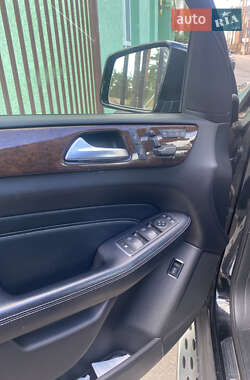Позашляховик / Кросовер Mercedes-Benz M-Class 2012 в 