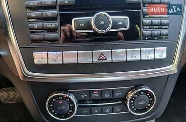 Позашляховик / Кросовер Mercedes-Benz M-Class 2014 в 