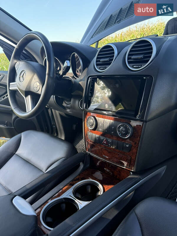 Внедорожник / Кроссовер Mercedes-Benz M-Class 2011 в Куликове