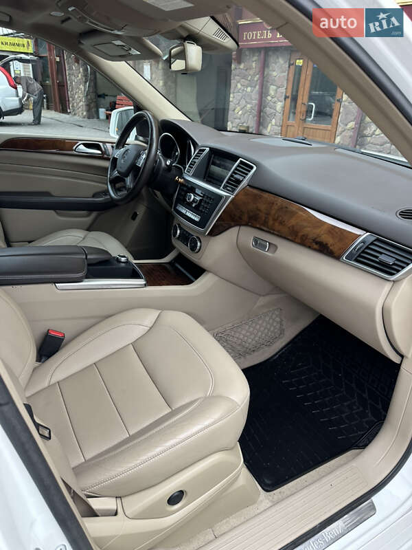 Позашляховик / Кросовер Mercedes-Benz M-Class 2015 в Тернополі