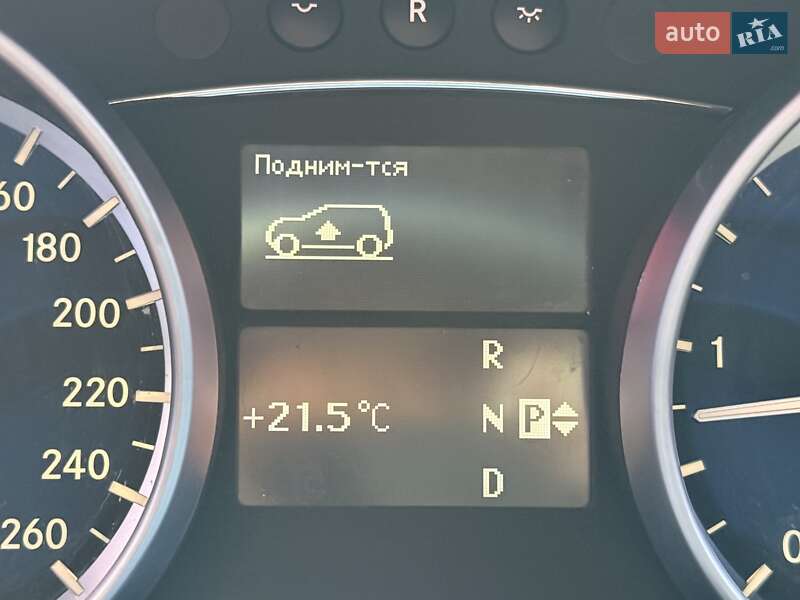 Позашляховик / Кросовер Mercedes-Benz M-Class 2011 в Києві