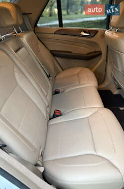 Позашляховик / Кросовер Mercedes-Benz M-Class 2014 в 