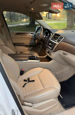 Позашляховик / Кросовер Mercedes-Benz M-Class 2014 в 