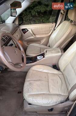 Позашляховик / Кросовер Mercedes-Benz M-Class 2003 в 