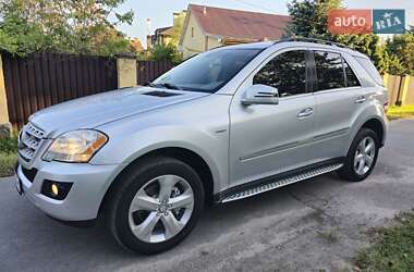 Внедорожник / Кроссовер Mercedes-Benz M-Class 2011 в 