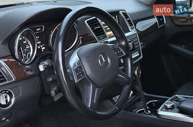 Внедорожник / Кроссовер Mercedes-Benz M-Class 2011 в 