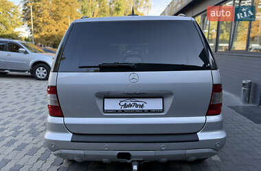 Внедорожник / Кроссовер Mercedes-Benz M-Class 2001 в 