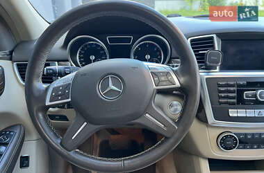 Позашляховик / Кросовер Mercedes-Benz M-Class 2013 в 