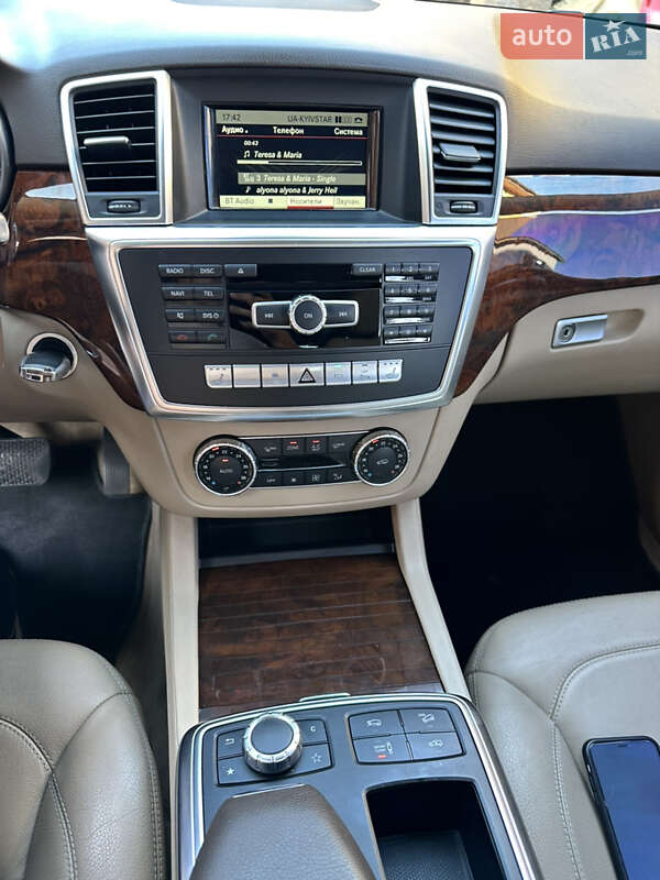 Внедорожник / Кроссовер Mercedes-Benz M-Class 2015 в Броварах