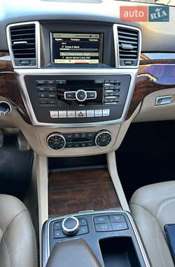 Внедорожник / Кроссовер Mercedes-Benz M-Class 2015 в 